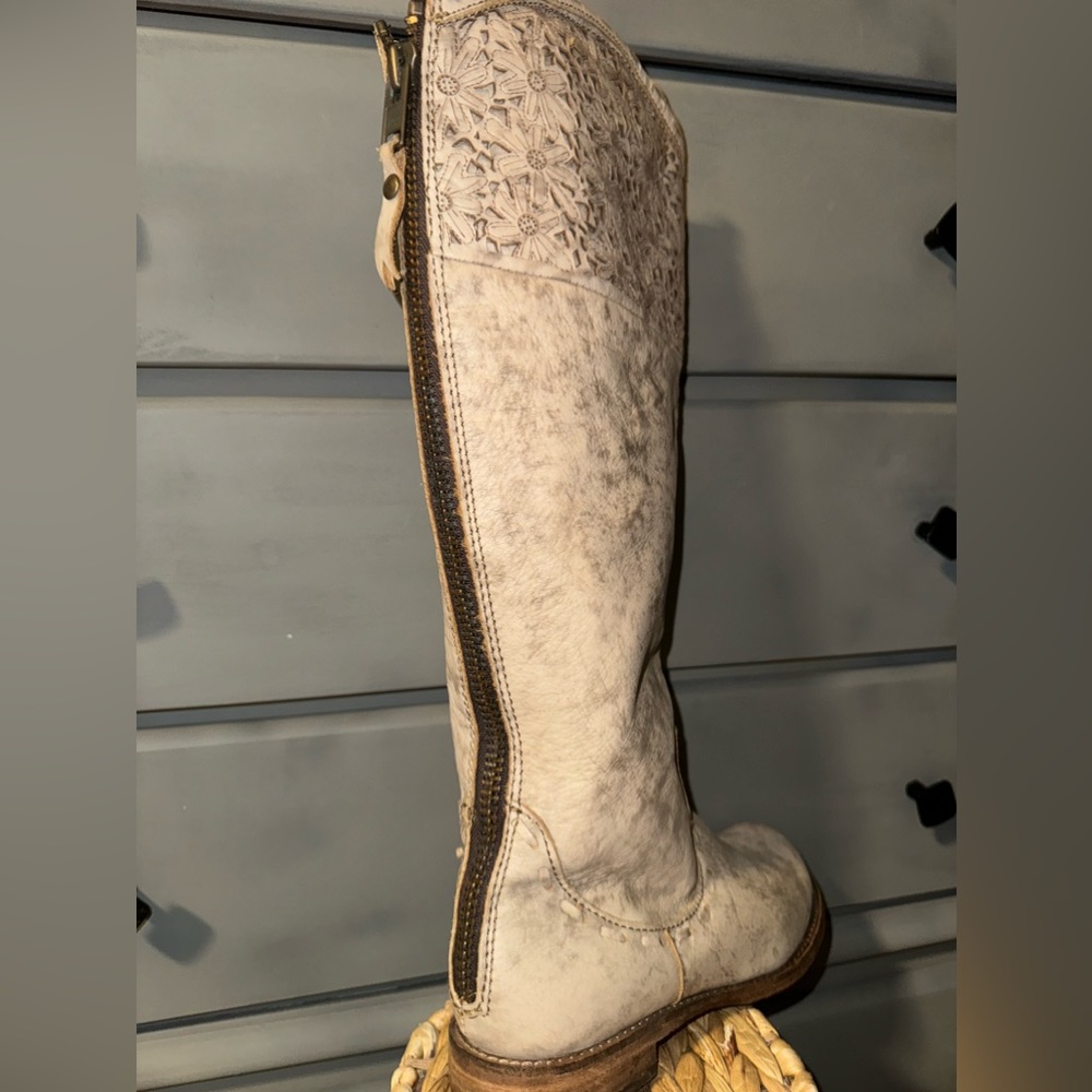 Corral woman’s knee high boots